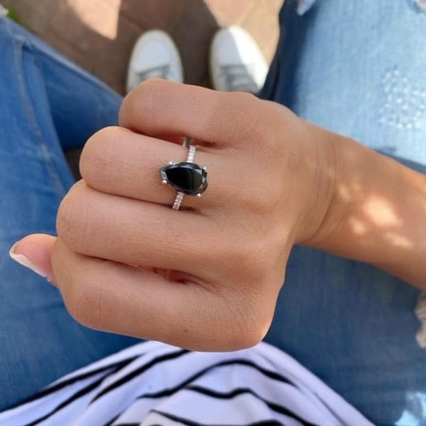 טבעת יהלום שחור טיפה.